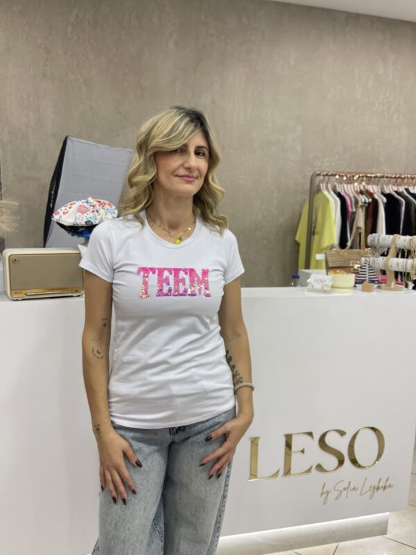 WHITE T-SHIRT