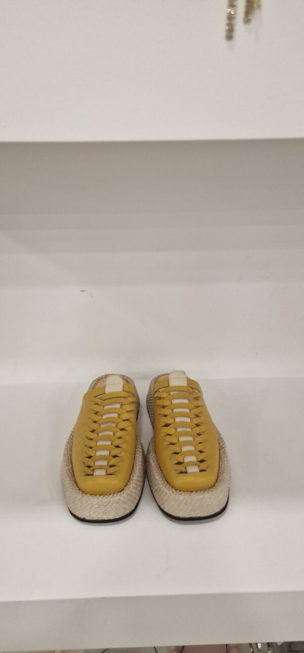 ECHO YELLOW