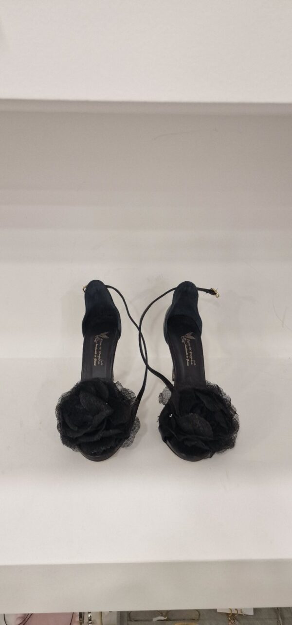 EROS BLACK WITH FLOWER