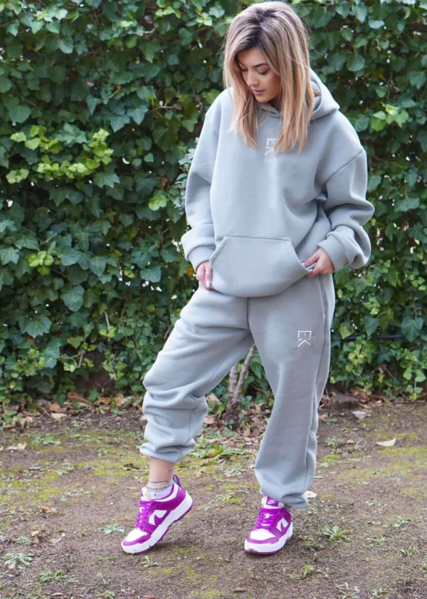 “Tobe” Unisex Peanut Set Woman