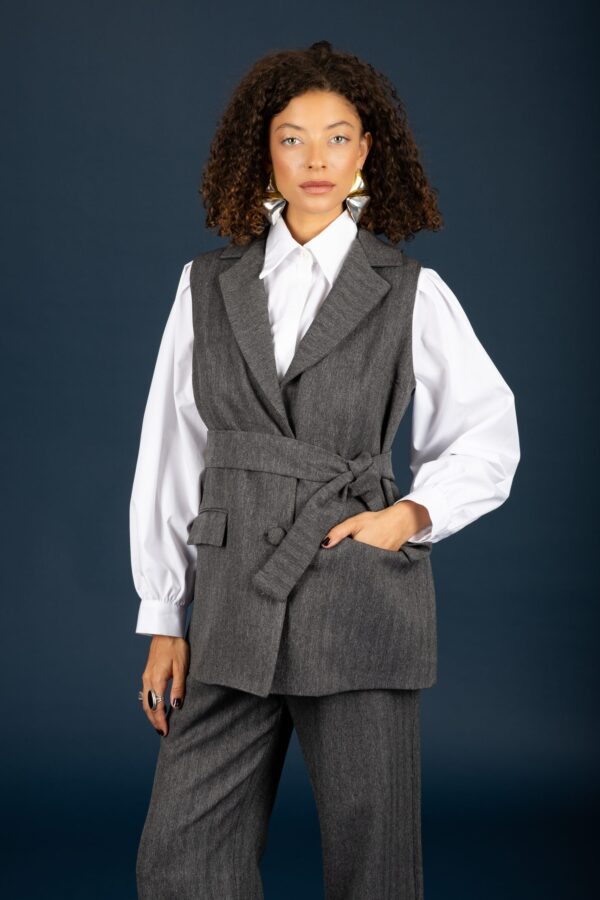 Scott sleeveless blazer